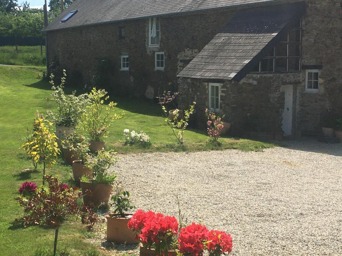 Chez Thomas 7 Route Du Monde Ancien Bed & Breakfast Saint-Georges-D'Aunay Eksteriør bilde