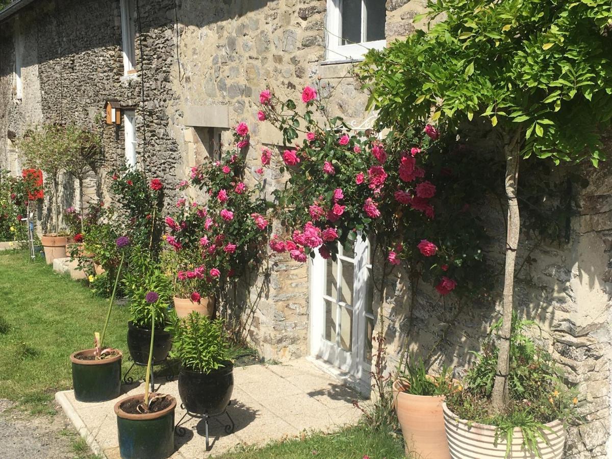 Chez Thomas 7 Route Du Monde Ancien Bed & Breakfast Saint-Georges-D'Aunay Eksteriør bilde