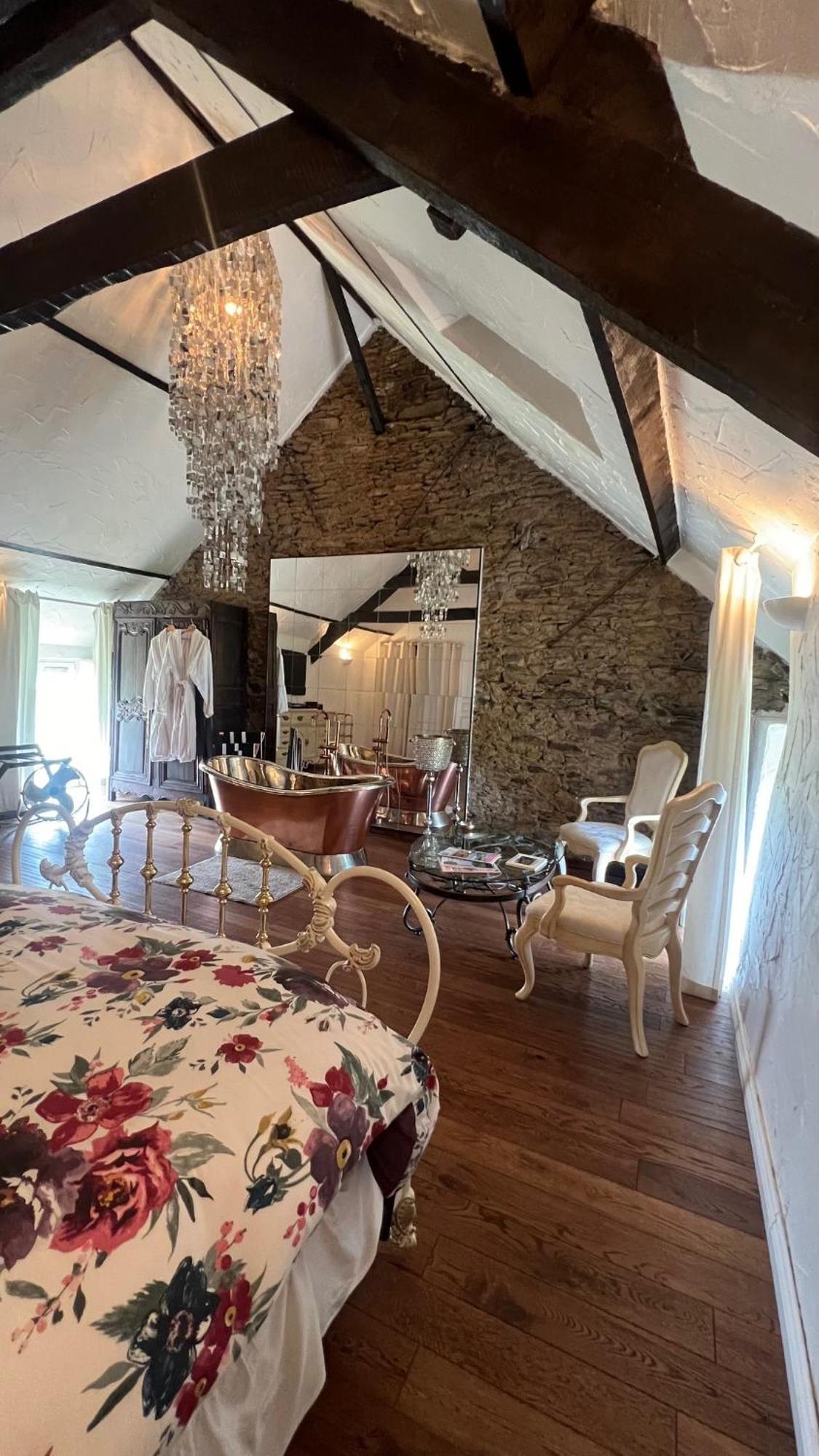 Chez Thomas 7 Route Du Monde Ancien Bed & Breakfast Saint-Georges-D'Aunay Eksteriør bilde